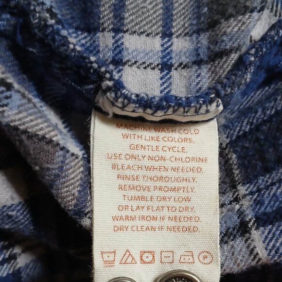 Weatherproof Vintage Buttondown - Picture 6 of 6